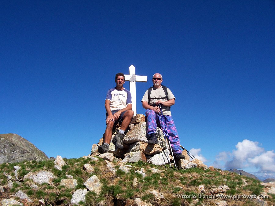 08_Vetta Venina.JPG - Alla croce di Cima Venina